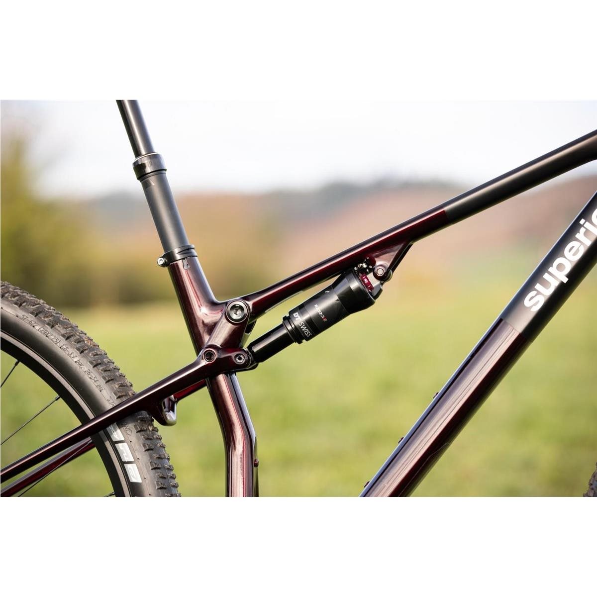Heldämpad MTB Superior XF 9.5 Team Gloss Red Carbon/Black