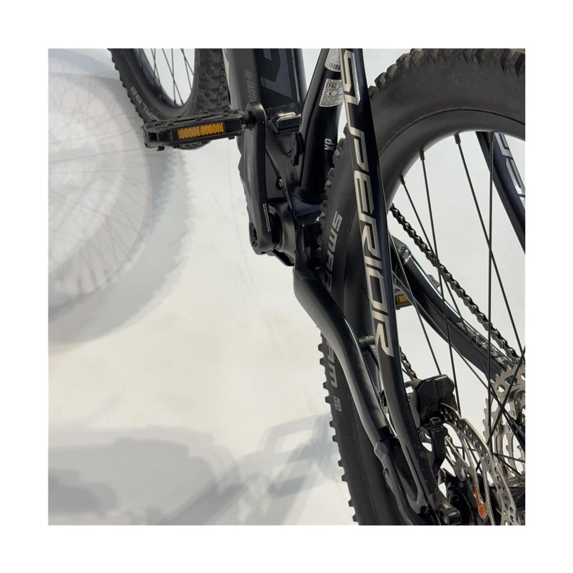 Begagnad El-MTB Superior EXP8089 Svart/Silver Medium