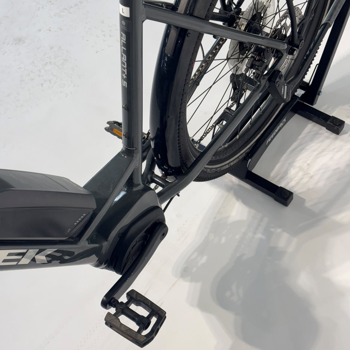 Begagnad Elcykel Trek Allant+ 5 Lowstep Grå