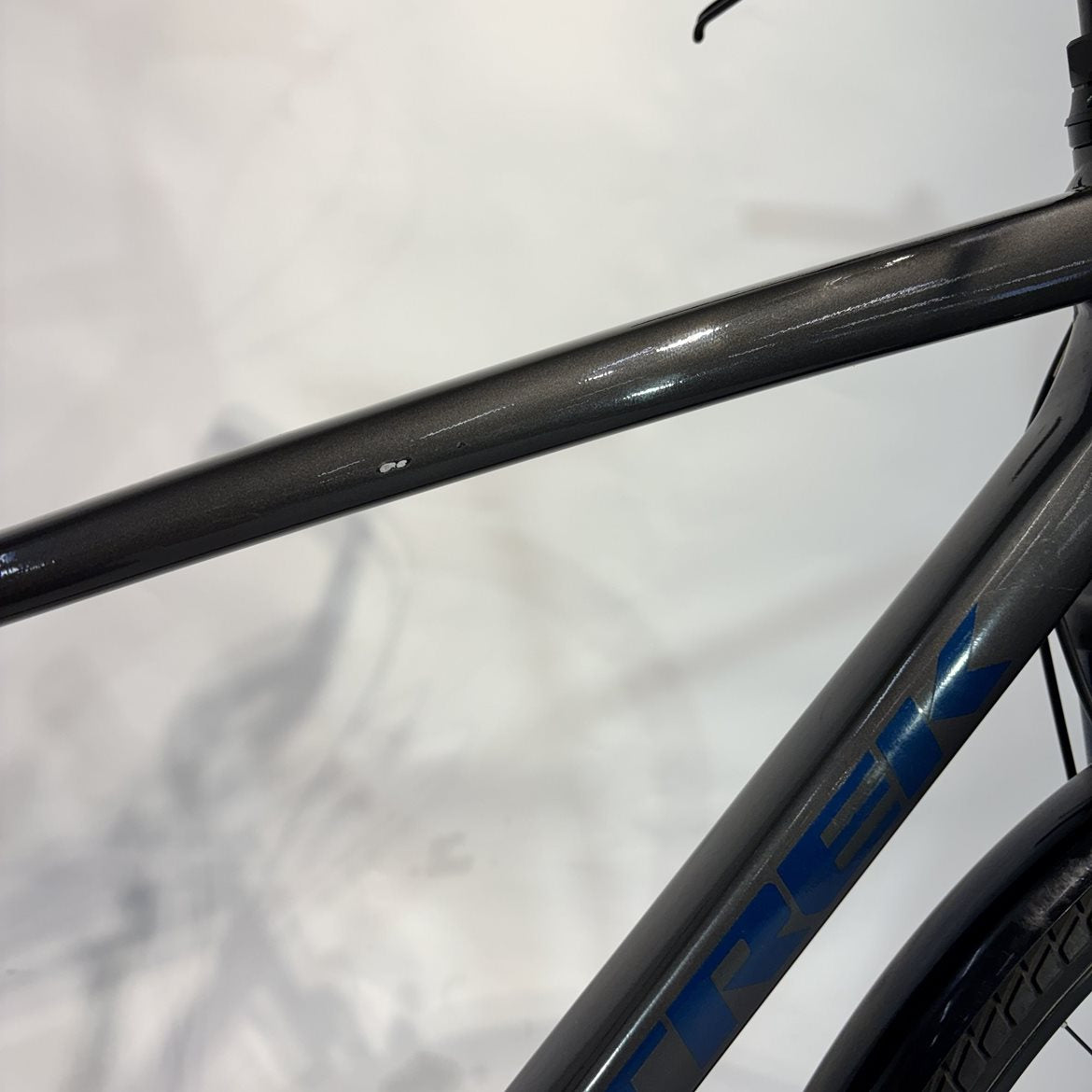 Begagnad Hybridcykel Trek District 2 Equipped