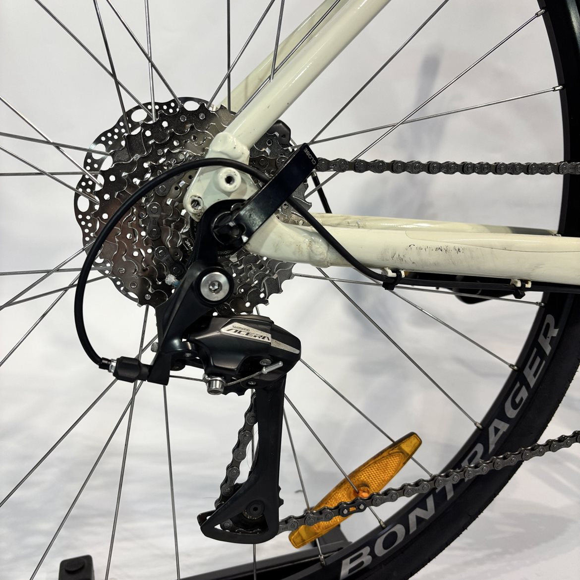 Begagnad Hybridcykel Trek FX 1 Midstep Gen 4 Era White