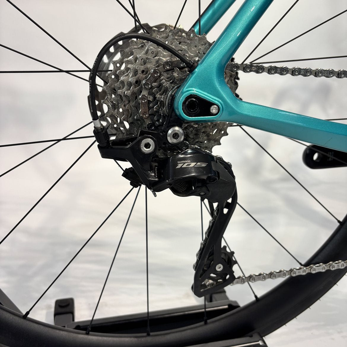 Begagnad Racercykel Bianchi Sprint Disc 105 Celeste