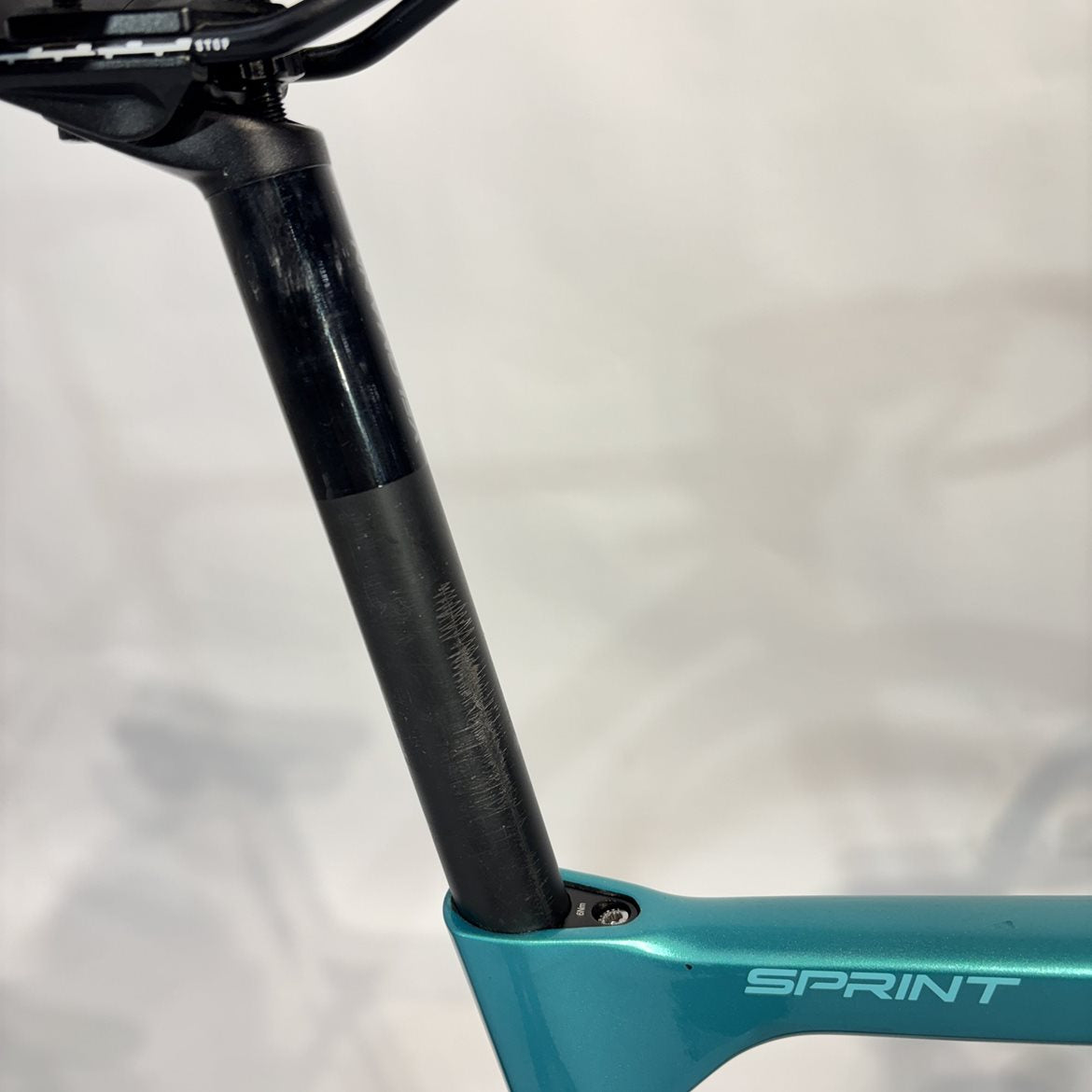 Begagnad Racercykel Bianchi Sprint Disc 105 Celeste