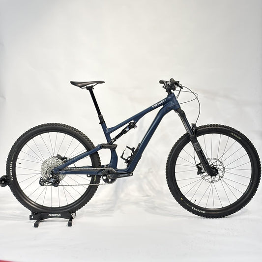 Begagnad Specialized Stumpjumper 15 Mountainbike Blå