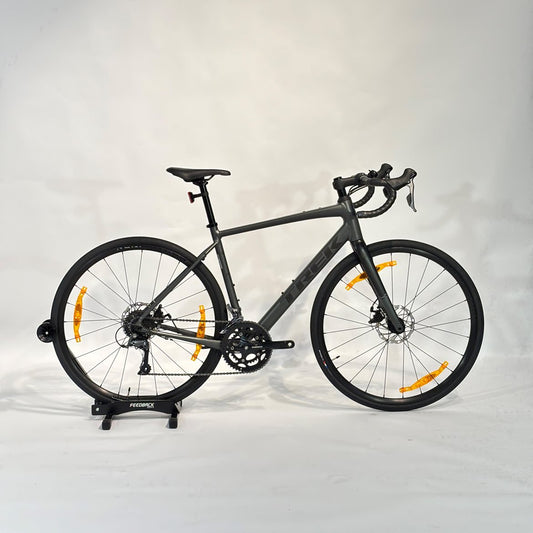 Begagnad Trek Domane AL 2 Gen 4 Racercykel Matte Lithium Grey