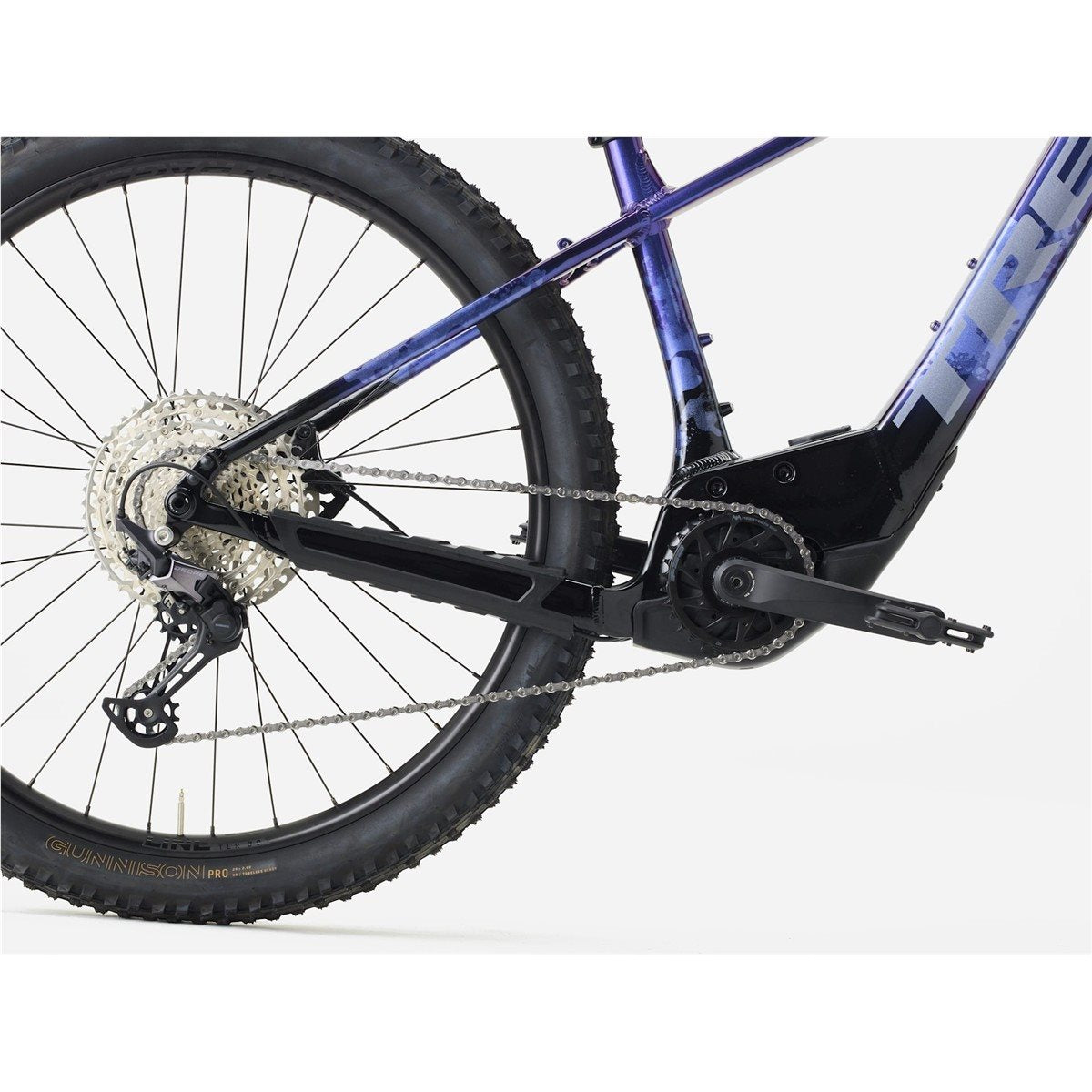 El MTB Trek Marlin+ 8 400Wh Purple Flip/Black Fade