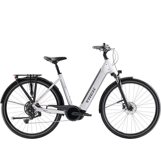 Elcykel Trek District+ 3 Lowstep R9 540Wh Lunar Silver
