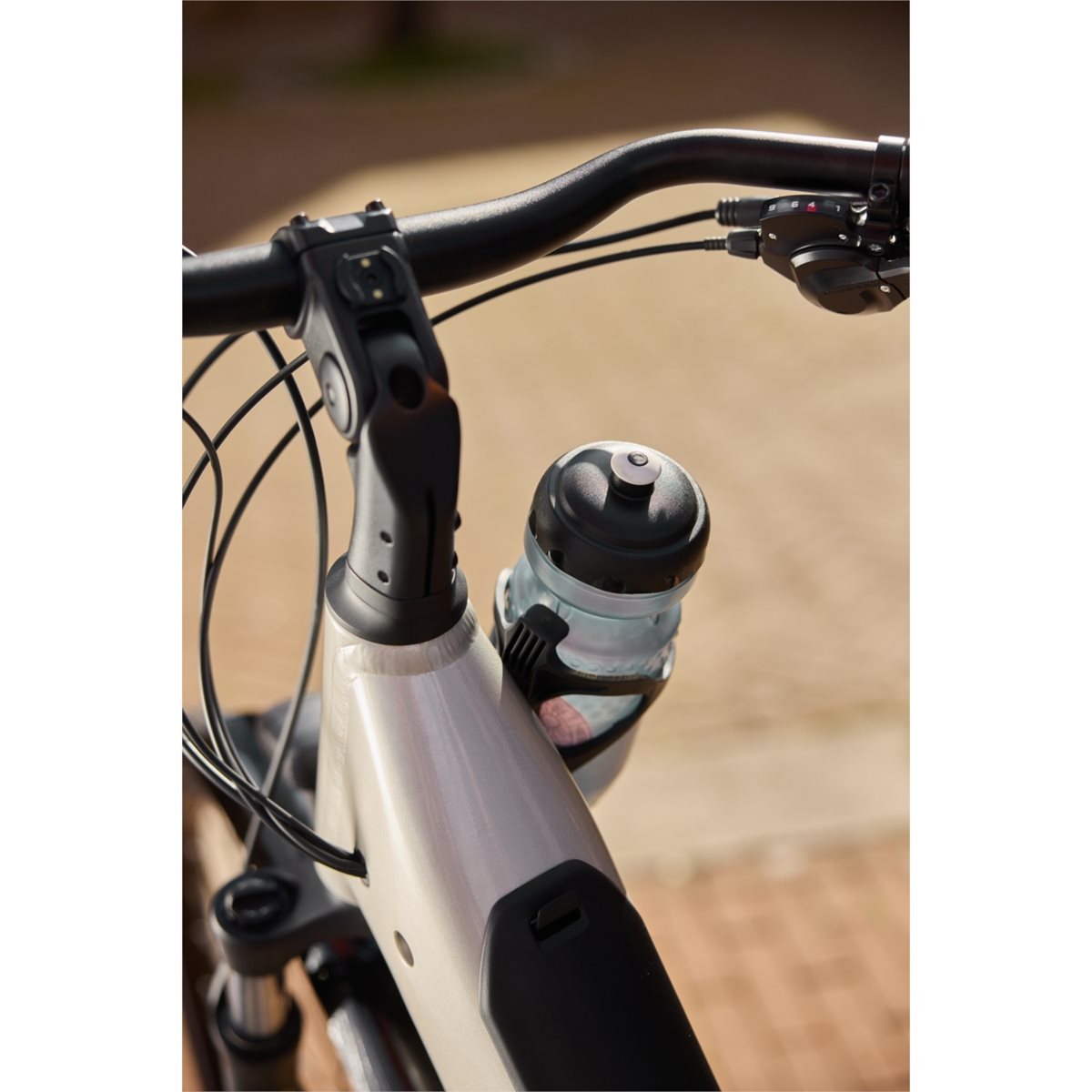 Elcykel Trek District+ 3 Lowstep R9 540Wh Lunar Silver