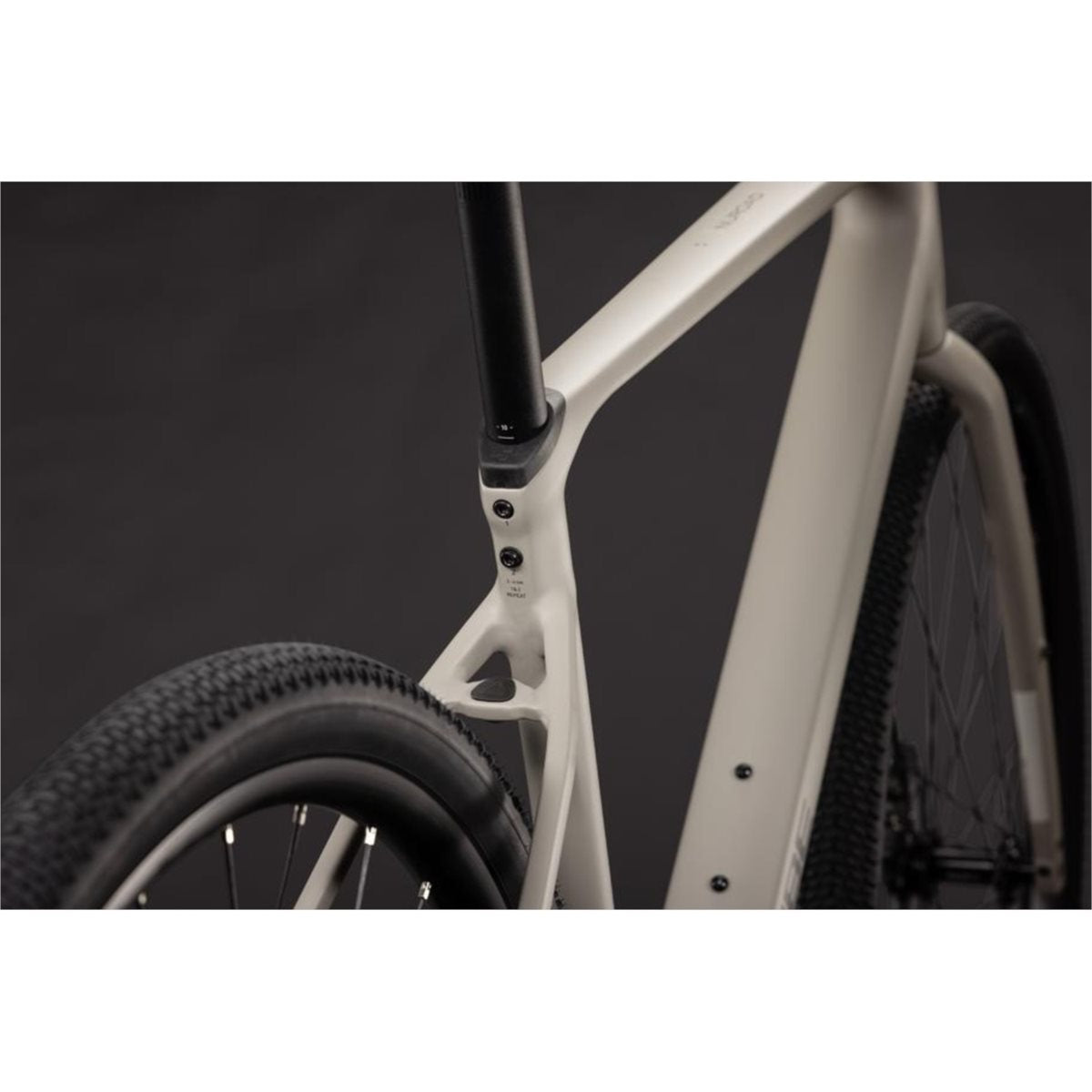 Gravel bike Cube Nuroad EX GRX822 Oatgrey/Black