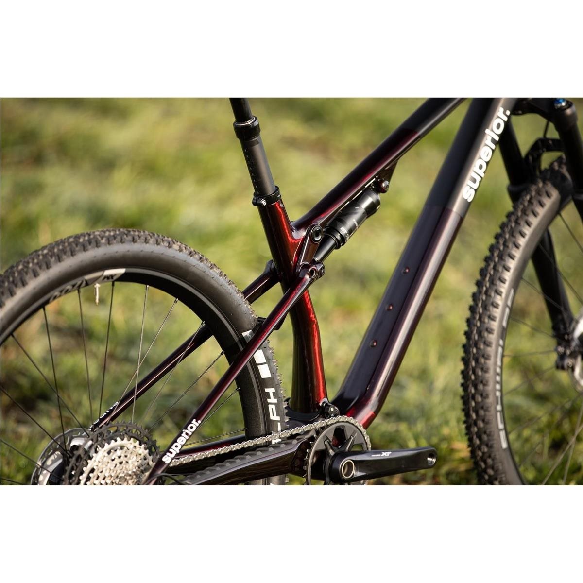 Heldämpad MTB Superior XF 9.5 Team Gloss Red Carbon/Black