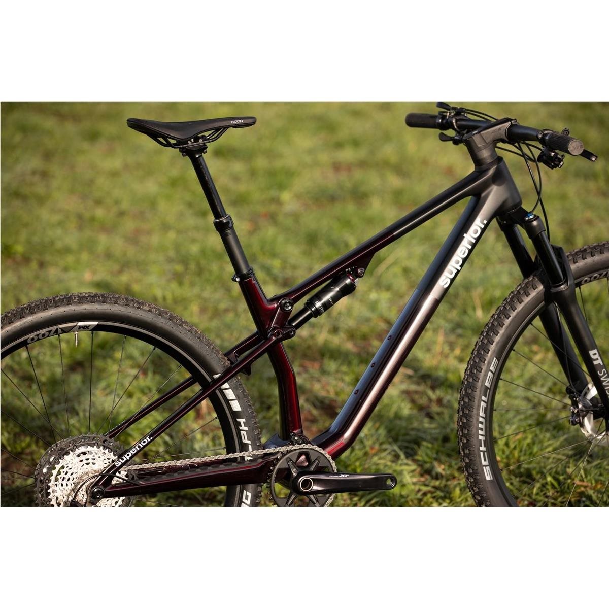 Heldämpad MTB Superior XF 9.5 Team Gloss Red Carbon/Black
