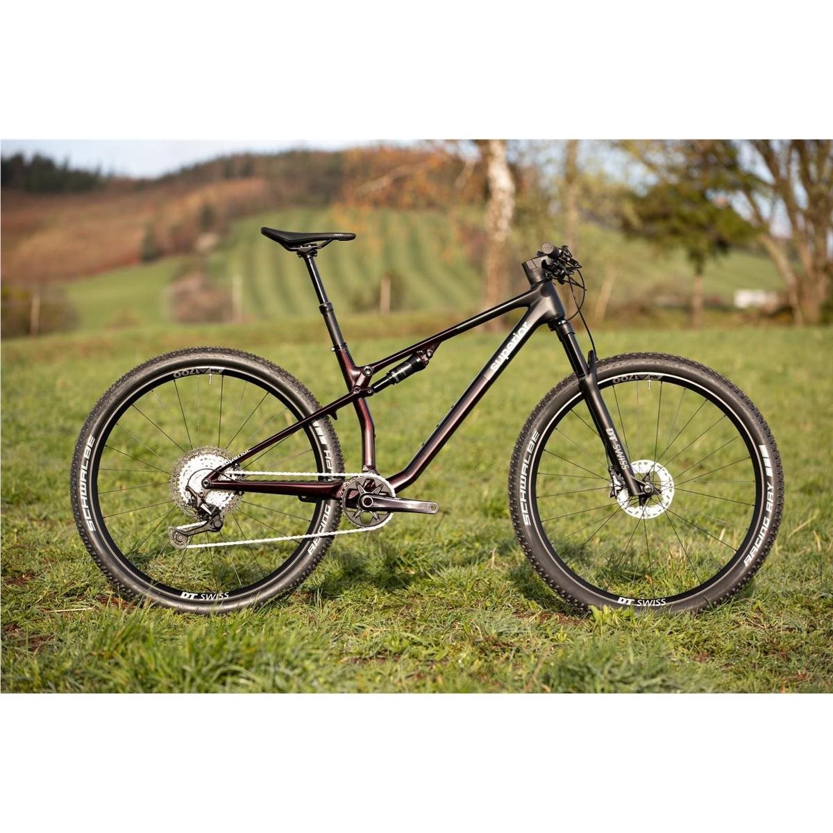 Heldämpad MTB Superior XF 9.5 Team Gloss Red Carbon/Black