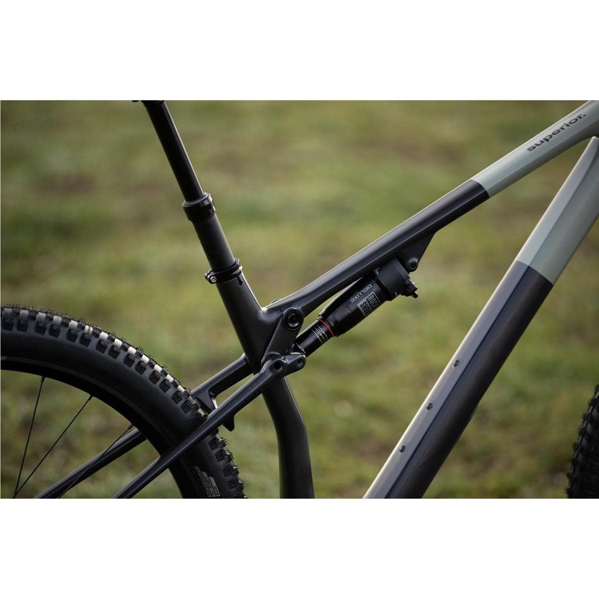 Heldämpad MTB Superior XF 9.6 DC Matte Carbon/Grey