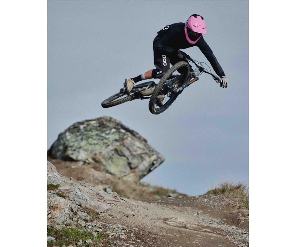 Poc MTB Hjälm Coron Air Mips Actinium Pink/Uranium Black Matt