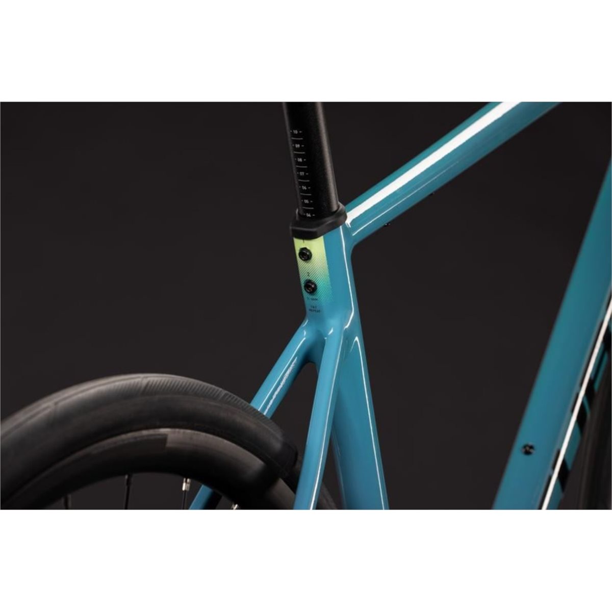 Racercykel allround Cube Attain Pro Surfblue/Black