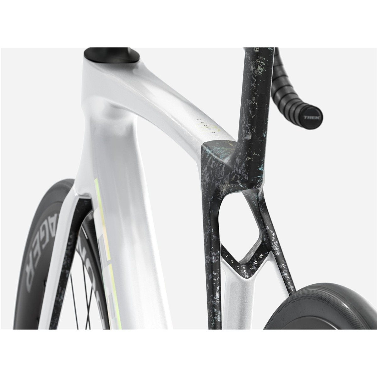 Racercykel Trek Madone SL 6 AXS Gen 8 Crystal White/Deep Smoke