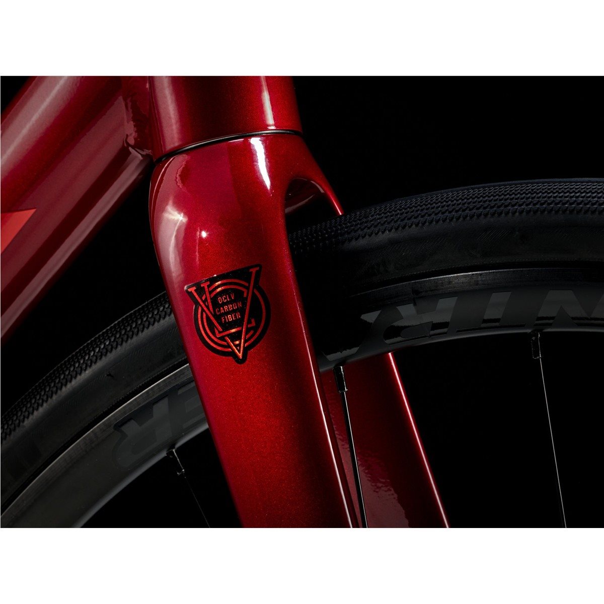 Trek Racer Domane AL 2 Gen 4 Crimson To Dark Carmine Fade